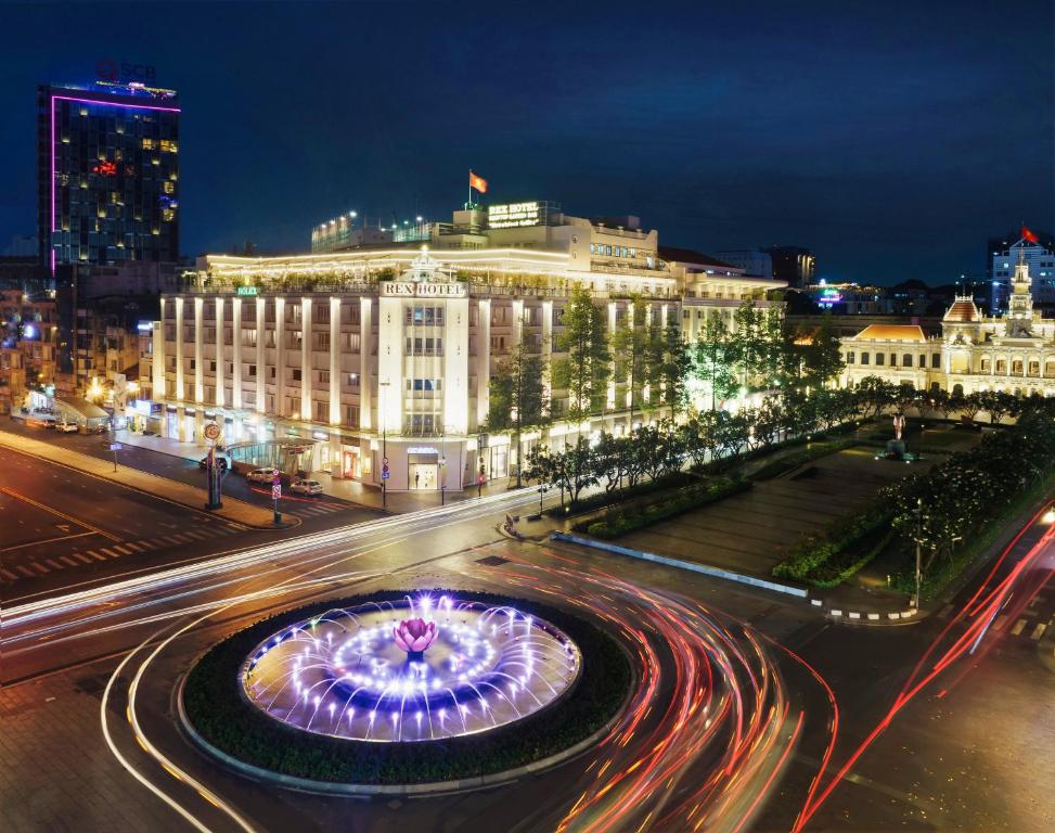 khách sạn gần Nguyễn Huệ